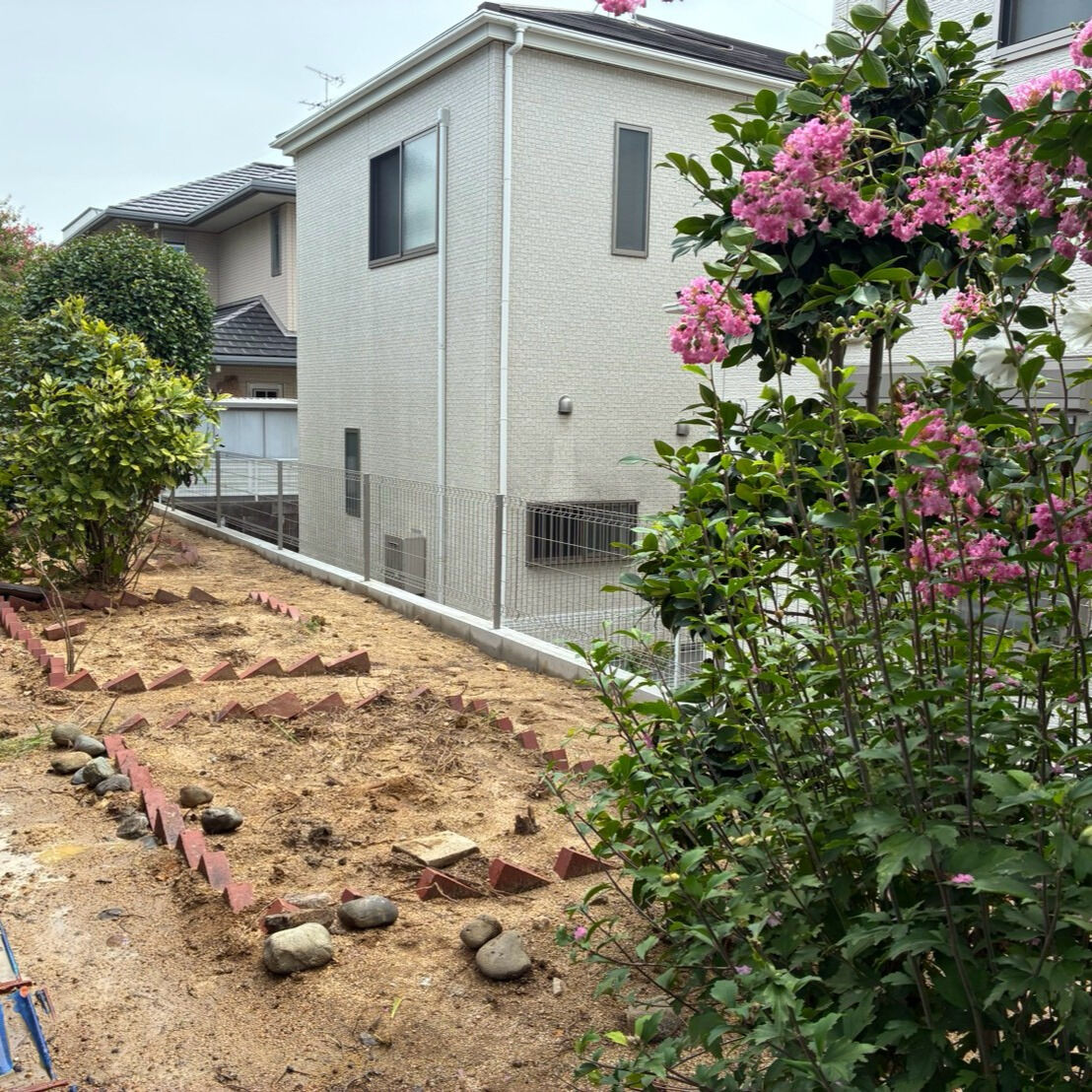 擁壁工事が無事に完了し、引き渡しを行いました🙌