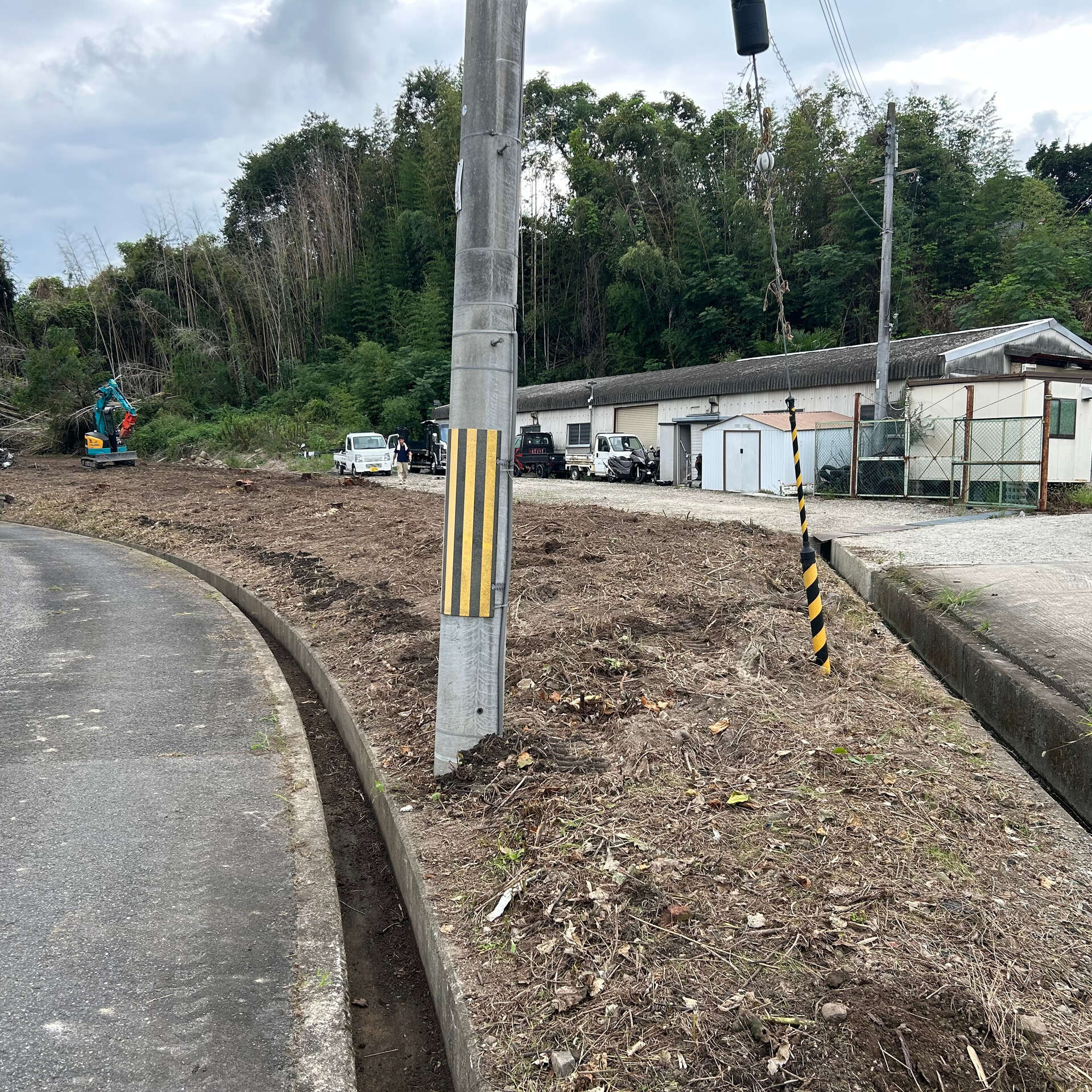 伐採・整地作業でこんなにスッキリ見通しの良い空間へ！